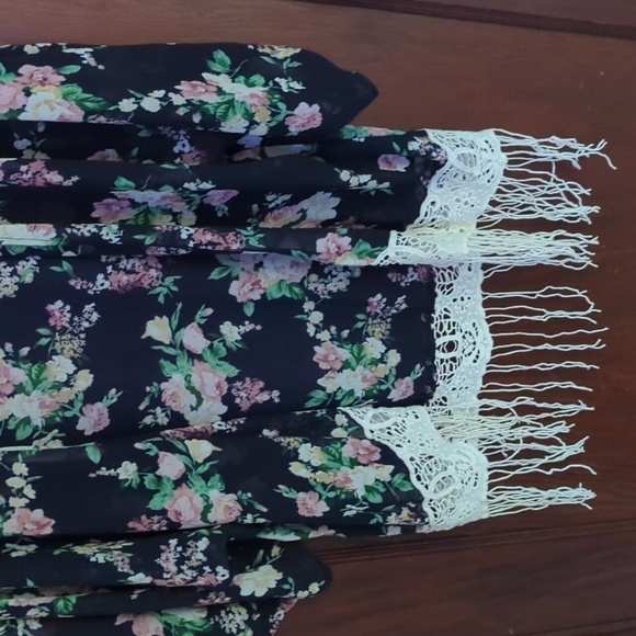 Rachel & Chloe Navy Floral Fringe Open Bohemian Festival Shawl Size Small - Picture 3 of 9